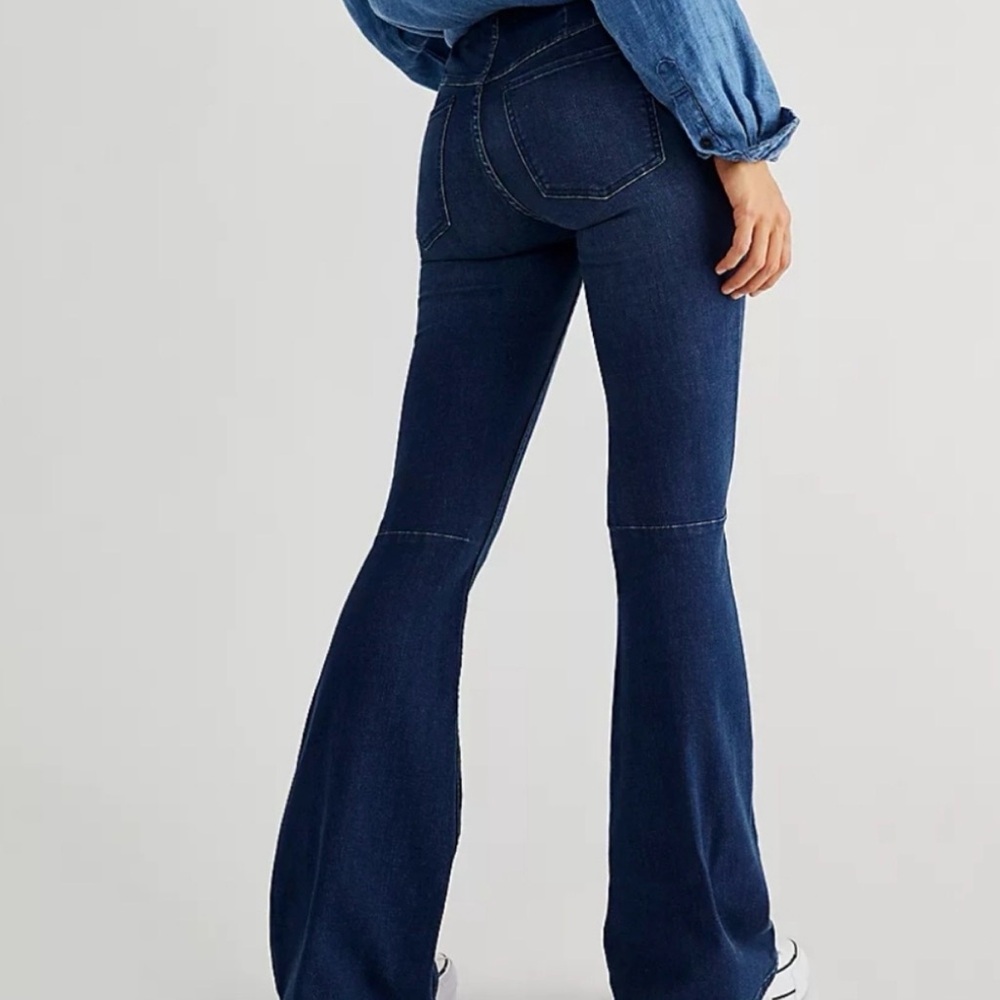 Free People Penny Pull-On Bellbottom Flare Women's Jeans - Picture 2 of 8